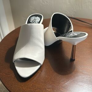 Selling Vince Camuto slip on dress shoe, size 6med 361/2.